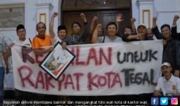 Wali Kota Tegal Ditangkap KPK, Sejumlah Aktivis Teriakkan Takbir - JPNN.com