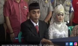 Menikah di Mapolsek, Tahanan Mewek - JPNN.com