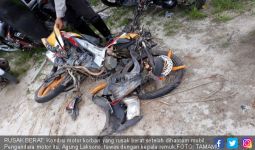 Pengendara Motor Ditabrak Mobil, Kepala Nyaris Terbelah - JPNN.com