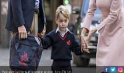 Hari Pertama Sekolah Pangeran George Hanya Diantar Ayah - JPNN.com