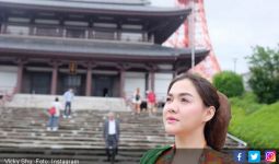 Cerita Vicky Shu yang Melihat Pocong Saat Bulan Ramadan - JPNN.com