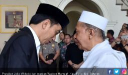 Temui Hamzah Haz, Jokowi Sampaikan Belasungkawa - JPNN.com