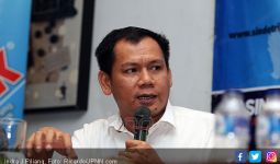 Agung Laksono: Memalukan, Indra J Piliang Sebaiknya Mundur - JPNN.com