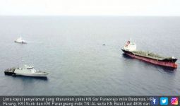 Dua Kapal Tabrakan di Selat Singapura, Lima ABK Hilang - JPNN.com