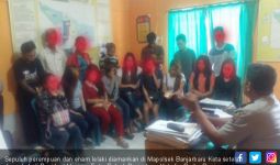 16 Muda-mudi Bukan Muhrim Digerebek Jelang Azan Salat Jumat - JPNN.com
