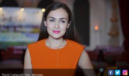 Resolusi 2018, Rianti Cartwright Pengin Fokus Bikin Anak - JPNN.com