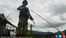 Detik-Detik 4 Polisi Kena Tembak di Tembagapura - JPNN.com