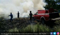 Kerja Keras Manggala Agni Menurunkan Titik Api - JPNN.com