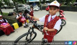 Disuruh Turun dari Panggung, Siswa SD Minta Sepeda ke Jokowi - JPNN.com