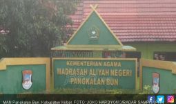 Mangkir dari Hukuman, 6 Siswa Ditampar Guru - JPNN.com