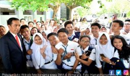 Jokowi: Semua Anak Indonesia Harus Bersekolah - JPNN.com