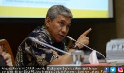 Komisi VI DPR Pertanyakan Nasib Penjaga Gardu Tol - JPNN.com