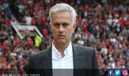 Berapa Bus Tingkat Dibawa Jose Mourinho ke Markas Liverpool? - JPNN.com