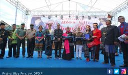 DPD Berharap Ulos Jadi Warisan Budaya Indonesia - JPNN.com