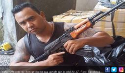 Ketut Diciduk Lantaran Berpose dengan AK-47 di Facebook - JPNN.com