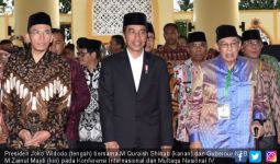 Jokowi Ajak Alumni Al Azhar Dakwahkan Moderasi di Medsos - JPNN.com