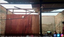 Cuaca Buruk, 8 Rumah Rusak Diterjang Angin Kencang di Solsel - JPNN.com