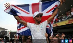 Lewis Hamilton Masih Berburu Gelar di Brasil dan Abu Dhabi - JPNN.com
