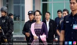Akhirnya! Suu Kyi Temui Warga Rohingya di Rakhine - JPNN.com
