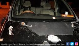 Bandar Narkoba Diciduk, Mobil Polisi Dirusak Ratusan Warga - JPNN.com
