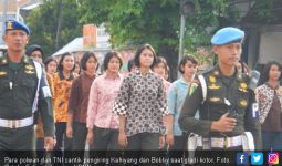 Inilah Para Polwan dan TNI Cantik di Resepsi Kahiyang-Bobby - JPNN.com