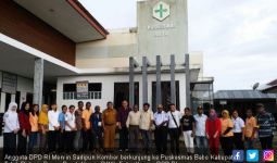 Senator Mervin Sidak ke Puskesmas Babo, Teluk Bintuni - JPNN.com