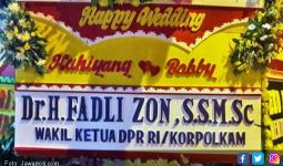 Tuh, Karangan Bunga dari Fadli Zon untuk Kahiyang-Bobby - JPNN.com