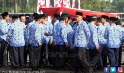Ingat, PNS dan TNI/Polri Tak Usah Berfoto Bareng Calon Kada - JPNN.com