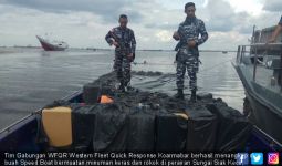 TNI AL Tangkap Speed Boat Bermuatan Barang Ilegal - JPNN.com