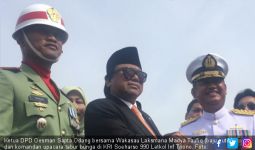 Tabur Bunga di KRI Soeharso Penuh Keharuan - JPNN.com