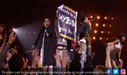 Pengacau Bikin Rusuh di Panggung MTV EMA 2017 - JPNN.com