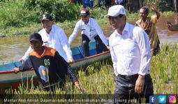 Menteri Amran Loncat dari Perahu, Petani Tepuk Tangan - JPNN.com