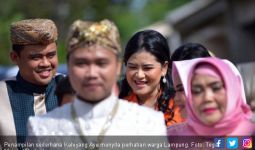 Senyum Manis Kahiyang Ayu Bikin Warga Gagal Fokus - JPNN.com