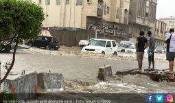 Jeddah Diterjang Banjir, Netizen: Kiamat Sudah Dekat - JPNN.com