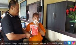 Ssttt, Tante Asmi Ketahuan Simpan Sabu-sabu di Balik Bra - JPNN.com