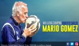 Persib Bandung Kontrak Roberto Carlos jadi Pelatih - JPNN.com