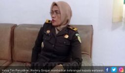 Tersangka Korupsi Ini Diseret Penyidik Kejari dari Lemari - JPNN.com