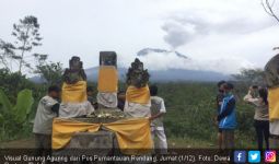 Tampak Tenang, Gunung Agung Sedang Kumpulkan Tenaga - JPNN.com