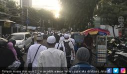 Massa Reuni 212 Membeludak, Jalan Budi Kemuliaan Ditutup - JPNN.com