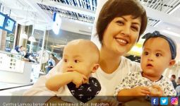 Salah Satu Anak Kembar Cynthia Lamusu Nyaris Buta - JPNN.com
