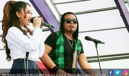 Nur Bayan & Deva Monas Masih Setia Bawakan Campur Sari - JPNN.com
