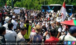 400 Personel Polisi Kawal Unjuk Rasa di Depan Kedubes AS - JPNN.com