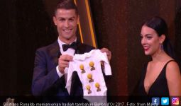 Oh Lucunya Hadiah Tambahan Ballon d'Or 2017 Buat Ronaldo - JPNN.com