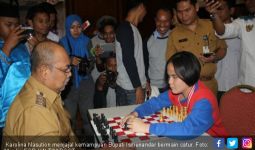 Karolina Nasution, Gadis Tunanetra Jago Catur, Skak! - JPNN.com