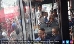 Naik KRL dari Kebayoran, Anies Baswedan Tinjau Tanah Abang - JPNN.com