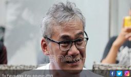 Tio Pakusadewo Dilarikan ke Rumah Sakit - JPNN.com