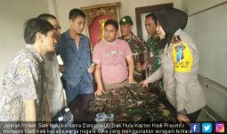 Foto Tentara Cina Belanja di Pasar Kampar Bikin Heboh - JPNN.com