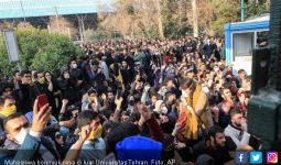 Demo Menolak Kenaikan Harga BBM Pecah di Seantero Iran, Ayatollah Salahkan Asing - JPNN.com