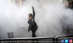 Ibu Kota Iran Mencekam, Demonstran Perempuan Berseru Turunkan Republik Islam - JPNN.com
