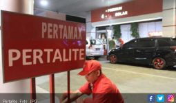 Duh..3,7 Ton Pertalite Bocor ke Selokan Kampung - JPNN.com